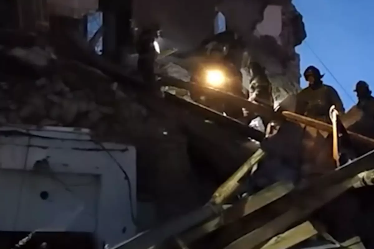 МЧС показало кадры разрушений в жилом доме в Сызрани