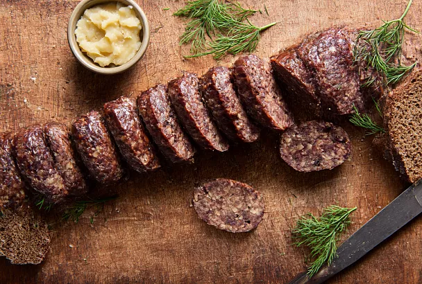 Печёночная колбаса с гречкой в свиной оболочке