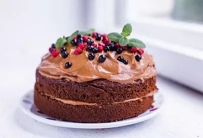 Быстрый ягодный торт — нежный и сочный десерт без лишних усилий и сложных ингредиентов за полчаса