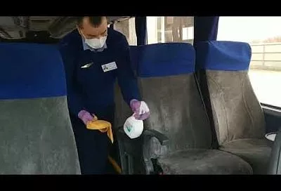 Хлорный раствор и кварцевые лампы: как в Краснодаре дезинфицируют автобусы и маршрутки