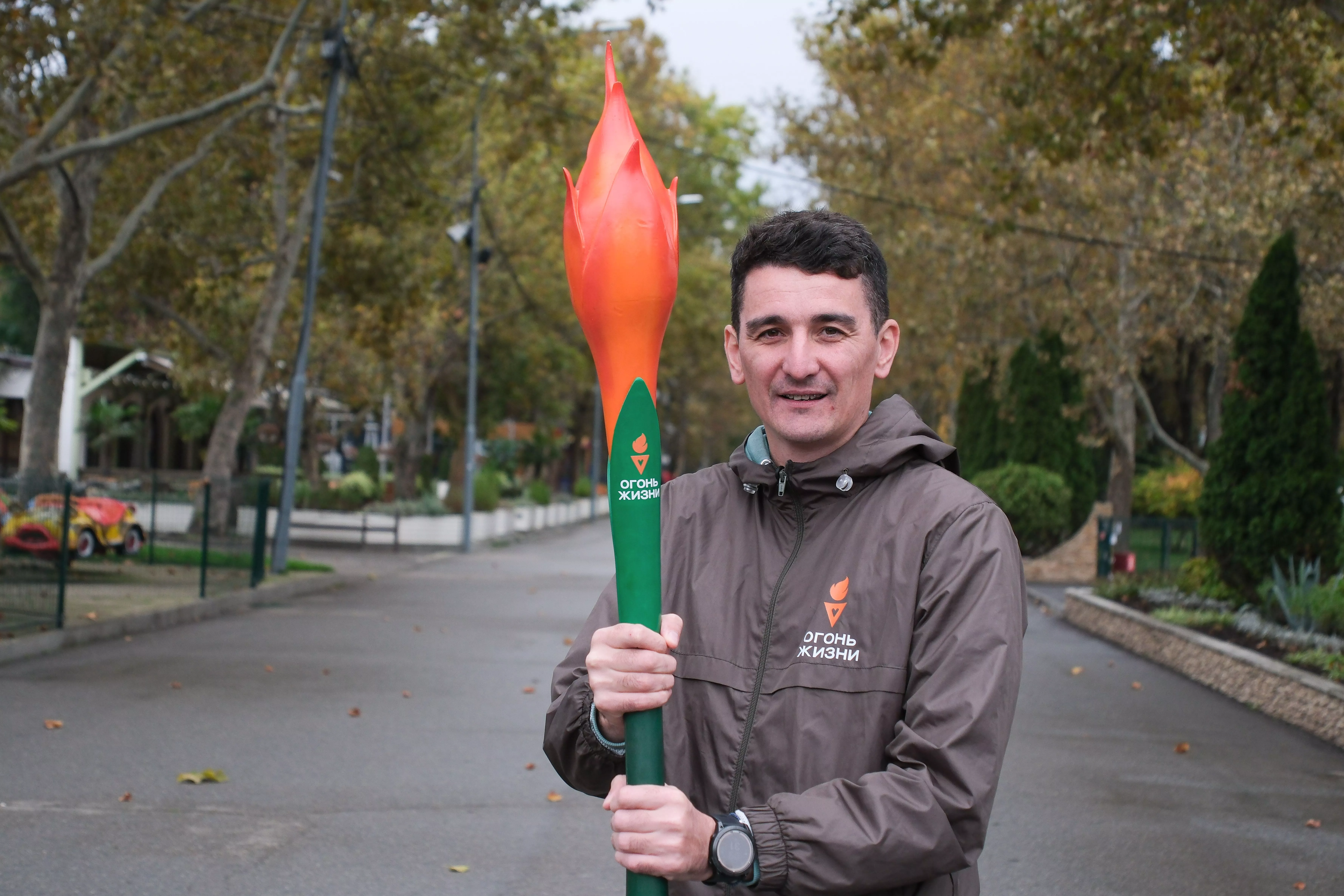 Бегущий по лезвию боли: ﻿четырехкратный мировой рекордсмен Артем Алискеров превратил борьбу с лейкозом в миссию спасения тысяч жизней