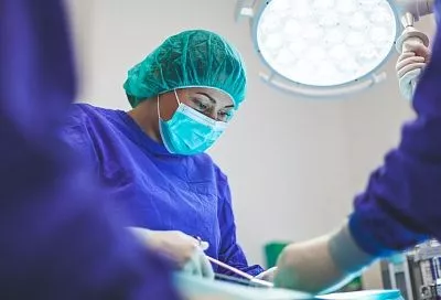 Краснодарские хирурги провели сложную операцию по удалению 13-килограммовой опухоли