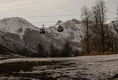 Горный курорт «Роза Хутор» в Сочи приостановит работу подъемников  
