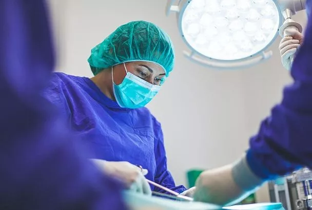 Краснодарские хирурги провели сложную операцию по удалению 13-килограммовой опухоли