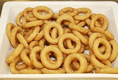 Готовлю гору луковых хрустящих колец за 20 минут: самый простой рецепт