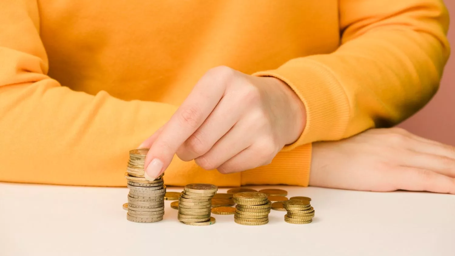 Средняя зарплата превысила 100 тысяч: статистика показала рост доходов россиян в 2025 году