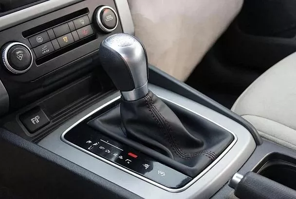 Остался без Гранты с автоматом — выбрал 3 рабочих варианта: где взять машину и не переплатить на вторичке