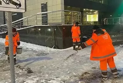 Мэр Евгений Наумов отчитался о расчистке краснодарских дорог от гололеда