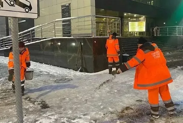 Мэр Евгений Наумов отчитался о расчистке краснодарских дорог от гололеда