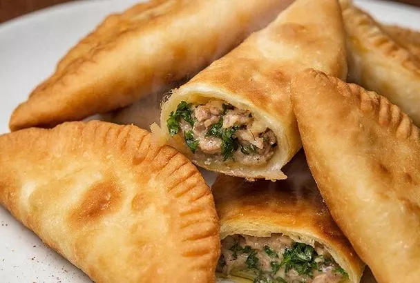 15 мл водки и вашим чебурекам обеспечена хрустящая корочка, как в лучших кафе Крыма