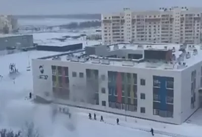 Нападение в Нижнекамске: ученик ранил уборщицу и взрывал петарды в школе