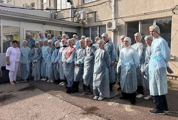 Школьники Тимашевского района побывали на профориентационной экскурсии в районной больнице