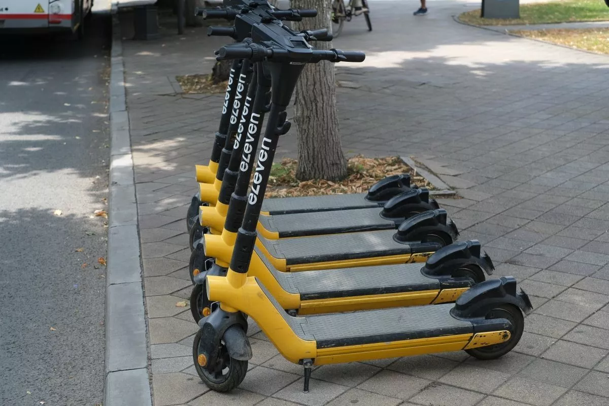 В мэрии напомнили, где в Краснодаре нельзя кататься на самокатах