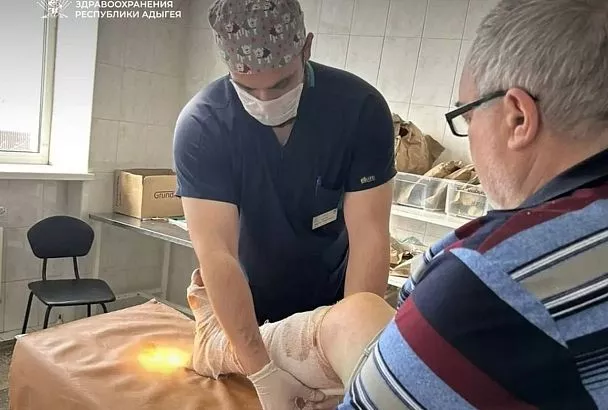 Двое пострадавших при беспилотной атаке на Новую Адыгею остаются в больнице