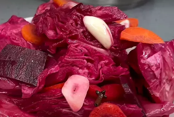 2 дня – и готово! Идеальная хрустящая соленая капуста, вкуснее которой просто нет: съедят быстрее, чем приготовите