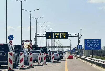 Пробка с раннего утра: количество машин у Крымского моста со стороны Керчи превысило тысячу