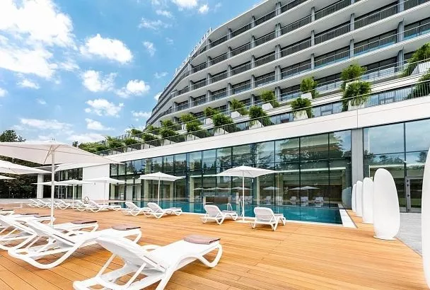 В Сочи открылся первый за 25 лет новый санаторий «Кристалл»