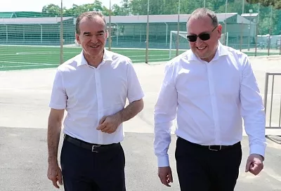 Губернатор Кубани Вениамин Кондратьев проинспектировал ремонтные работы на центральном стадионе в селе Успенском