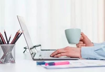 Отдых закончился: в России началась сокращённая рабочая неделя