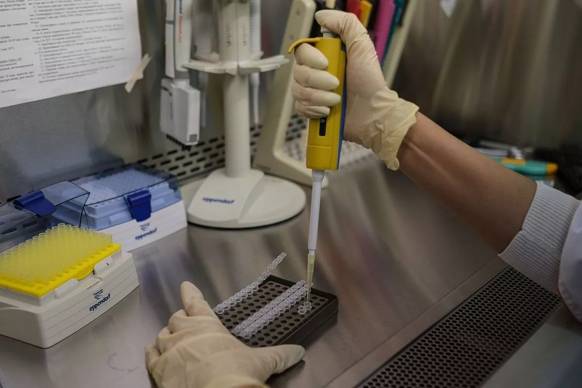 Кубанские эксперты-криминалисты выполняют более 40 тысяч экспертиз и около 12 тысяч исследований вещественных доказательств в год, более 90% из них помогают расследованию преступлений.