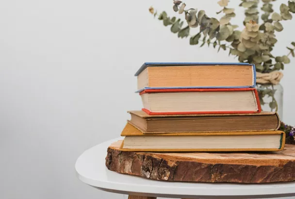 Книжный рынок России вырос на 13% в 2025 году, а цифровые книги прибавили 45%