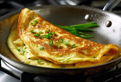 Французский омлет на сковороде за 1 минуту: кремовый или полностью прожаренный