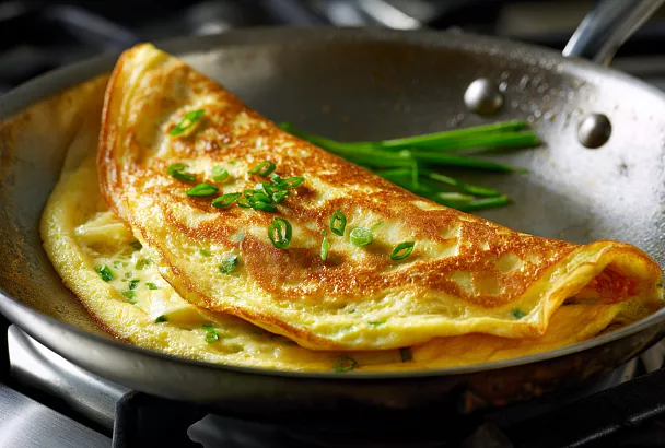 Французский омлет на сковороде за 1 минуту: кремовый или полностью прожаренный