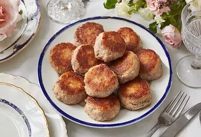 Едят даже дети-привереды! Готовим печёночные биточки с кабачком — нежные, воздушные, без горечи