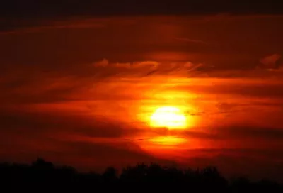 Магнитная буря ударит по Земле через сутки: облака плазмы от двух мощных вспышек на Солнце придут одновременно 