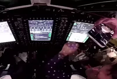 Впервые за 54 года люди улетели за пределы земной орбиты