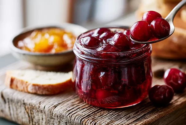 Варенье на сковороде из черешни и абрикоса — быстро и очень вкусно