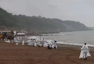 Более 31,2 тыс. тыс. кубометров загрязненного грунта и водомазутной смеси собрали в Туапсе
