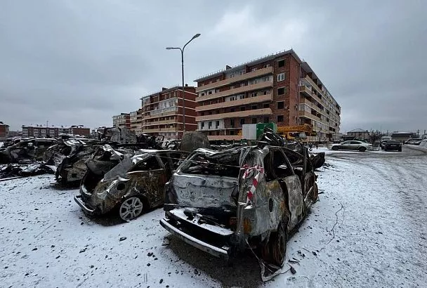 Число поврежденных в Новой Адыгее при беспилотной атаке машин увеличилось до 172