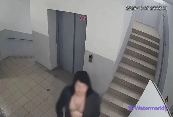 Агрессор с мачете в руках устроил погром в подъезде дома в Анапе