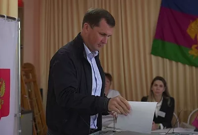 Вице-губернатор Андрей Коробка проголосовал на выборах