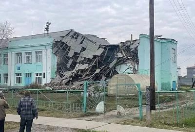 Часть двухэтажной школы обрушилась в Татарске Новосибирской области: возбуждено уголовное дело