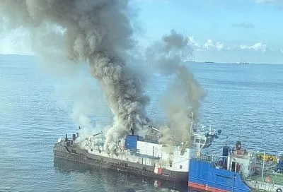 Возгорание буксира произошло в порту Кавказ: прокуратура проводит проверку
