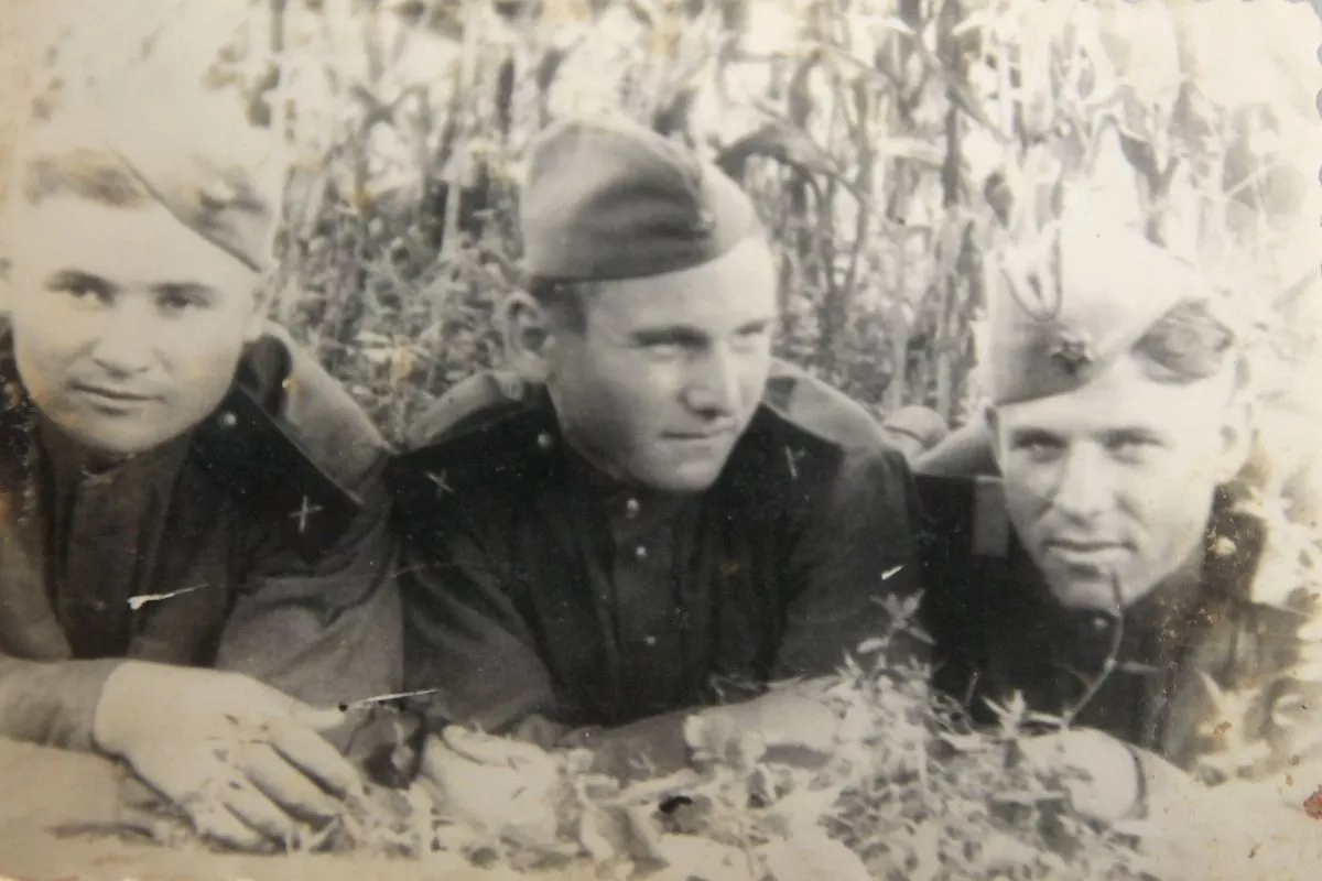 Алексей Мишин (справа) в послевоенные годы. 