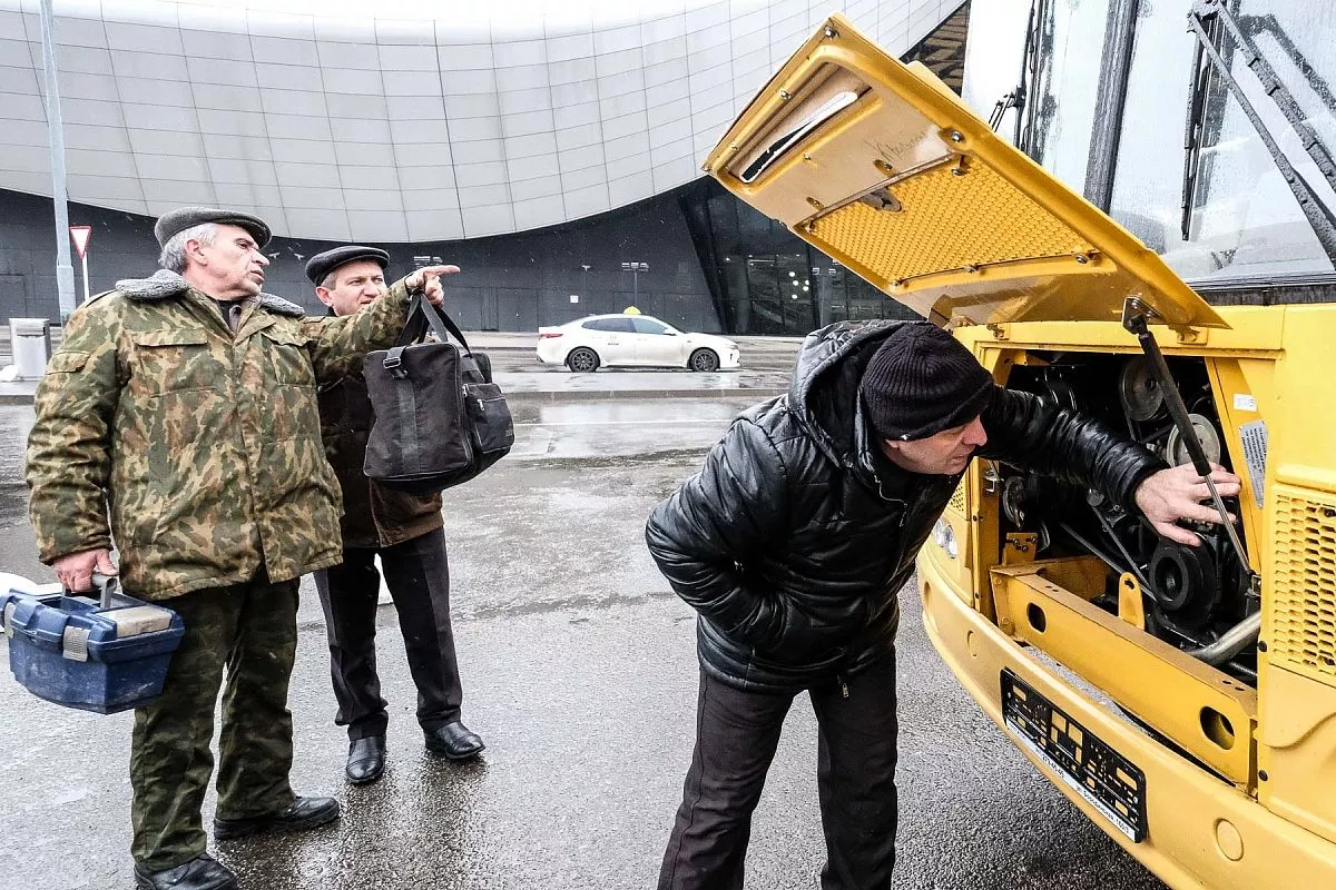 Ключи от новых автомобилей представителям муниципалитетов передал губернатор Вениамин Кондратьев