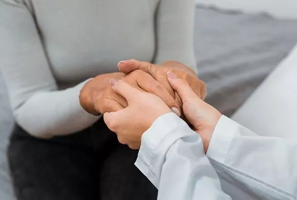 В Госдуме рассказали, как не стать клиентом частных медицинских клиник, чья главная цель не вылечить, а «раздеть» клиента