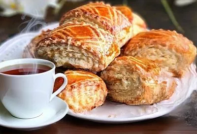 Творожное печенье трубочки с орехами. Просто сворачиваю и нарезаю 