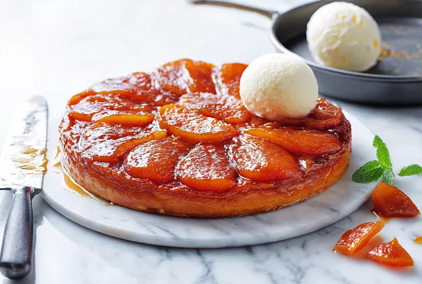 Французский яблочный пирог: карамель в каждом слое