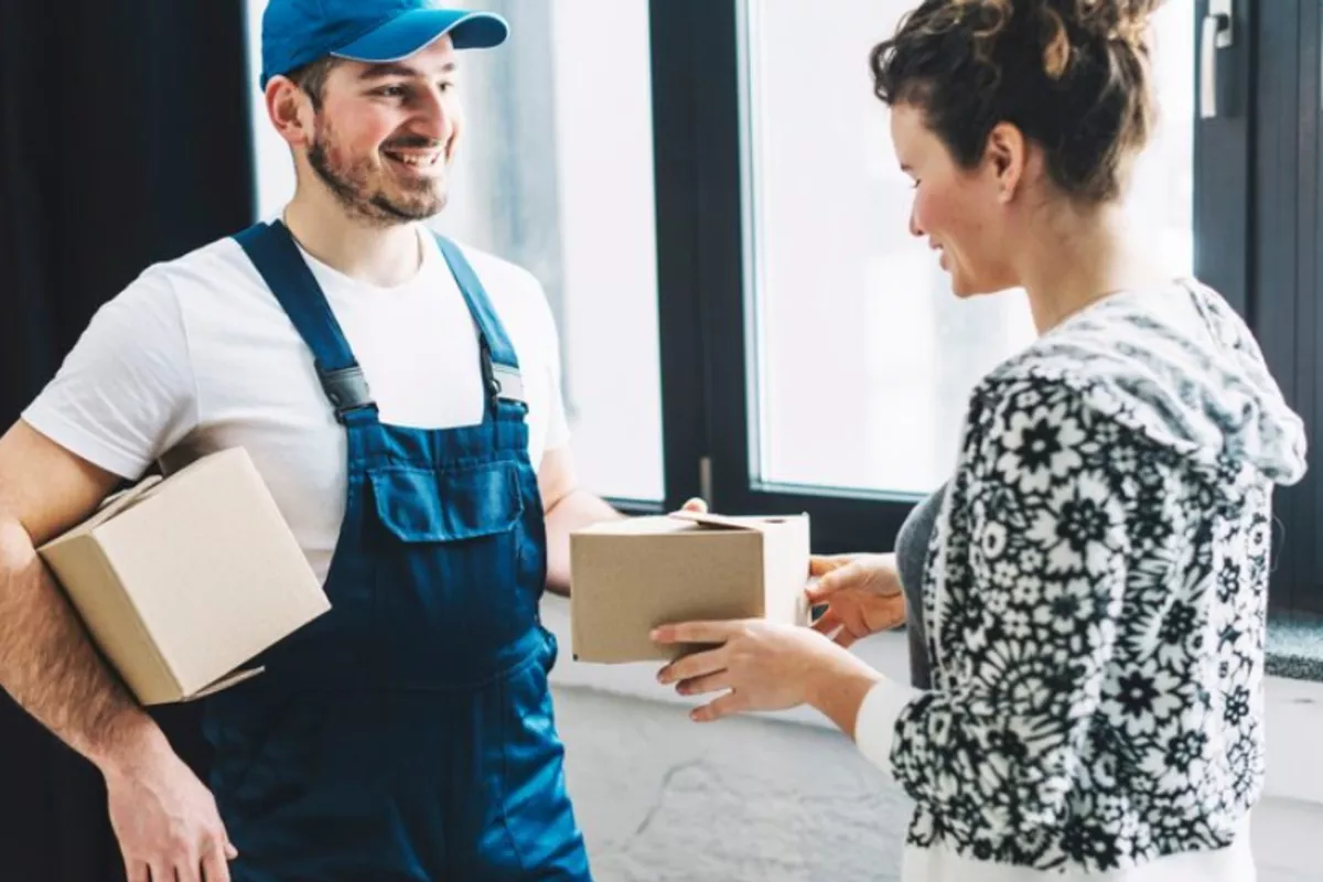 Сколько россиян оставляют чаевые курьерам