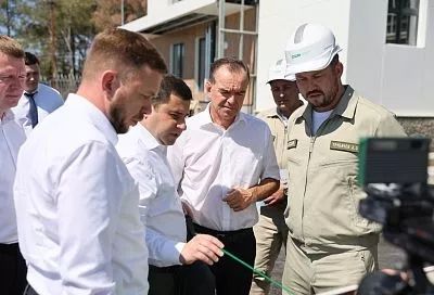 Вениамин Кондратьев и Никита Стасишин осмотрели новые очистные сооружения в Геленджике