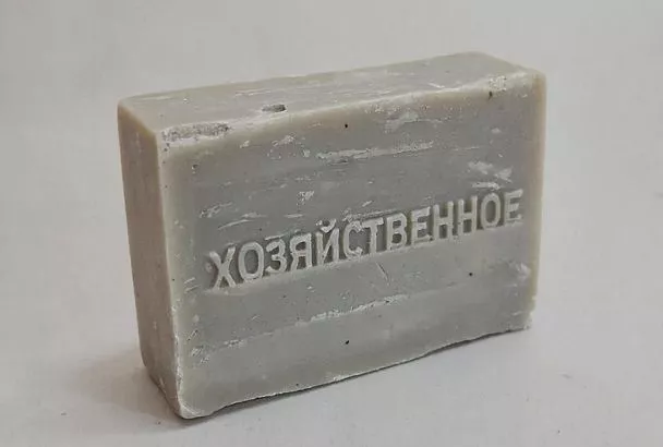 Хозяйственное мыло в саду: 9 способов сэкономить на химии и защитить урожай