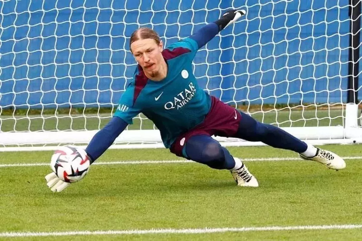 Семшов заявил, что голкипер «ПСЖ» Сафонов заслужил быть первым номером команды