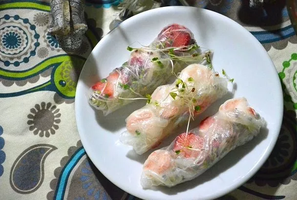 Вы полюбите это угощение с первого взгляда! Роллы со сладкими свежими фруктами