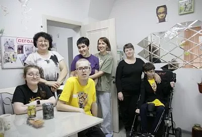 Жизнь с диагнозом: как родительская любовь и поддержка государства помогают взрослеть детям с инвалидностью