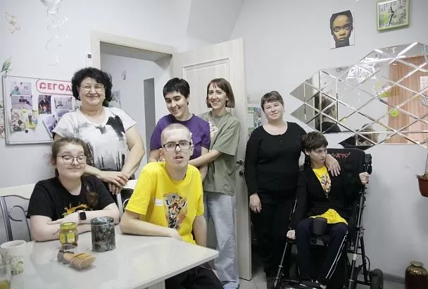 Жизнь с диагнозом: как родительская любовь и поддержка государства помогают взрослеть детям с инвалидностью