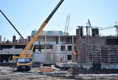 В Краснодаре первая школа для Новознаменского жилого района готова на 25%